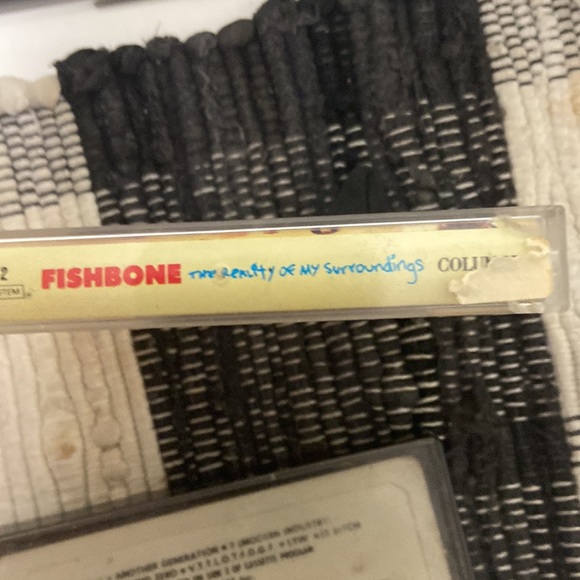 3 FishBone cassettes no liner notes for 2 - Picture 3 of 7